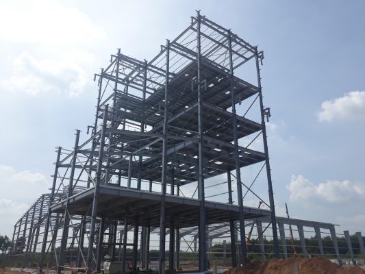 ket cau thep nha cao tang 533x400 - Ứng Dụng Của Nh&agrave; Th&eacute;p Tiền Chế&nbsp;Trong X&acirc;y Dựng