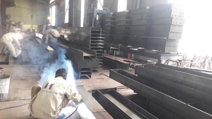 thi cong xay dung nha xuong nhu the nao hieu qua 711x400 - THI C&Ocirc;NG X&Acirc;Y DỰNG NH&Agrave; XƯỞNG NHƯ THẾ N&Agrave;O HIỆU QUẢ?