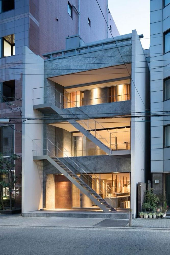 edbbdd78f8a2a01f567a525dd6e690f6 667x1000 - C&oacute; N&ecirc;n X&acirc;y Nh&agrave; Khung Th&eacute;p Để Ở? 5 Sai Lầm Thường Gặp V&agrave; Giải Ph&aacute;p Chống N&oacute;ng, C&aacute;ch &Acirc;m Triệt Để